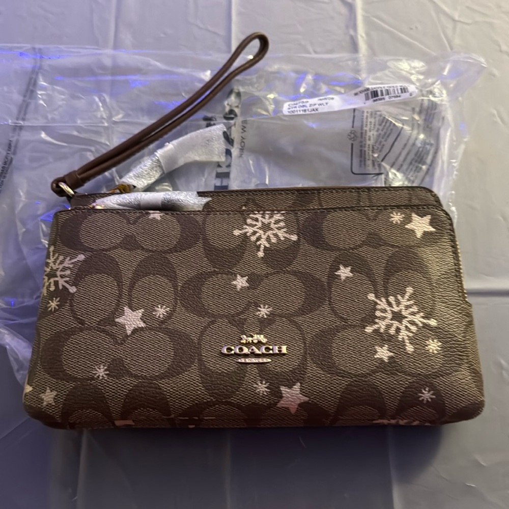 NWT Coach Double Zip Wallet  Snowflake Print